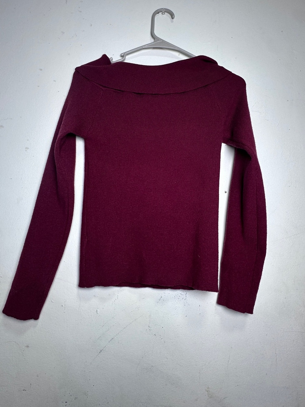 Women’s Off-Shoulder Ribbed Sweater - Burgundy